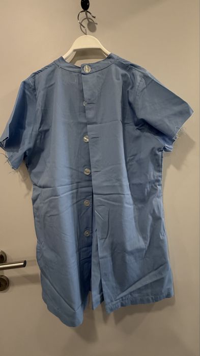 Conjunto azul con o nome ADA