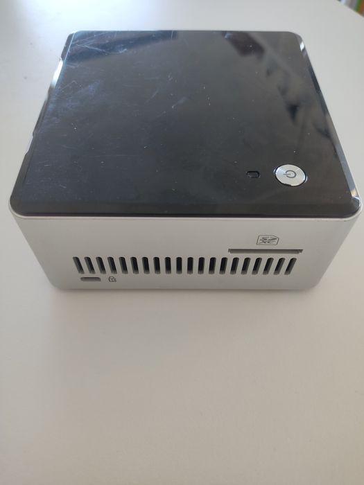 Computadori Intel Nuc