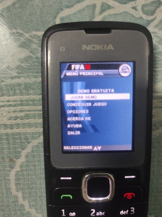 Nokia c1 com jogos /carregador