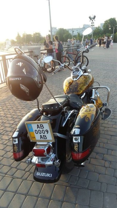 Suzuki intruder 800