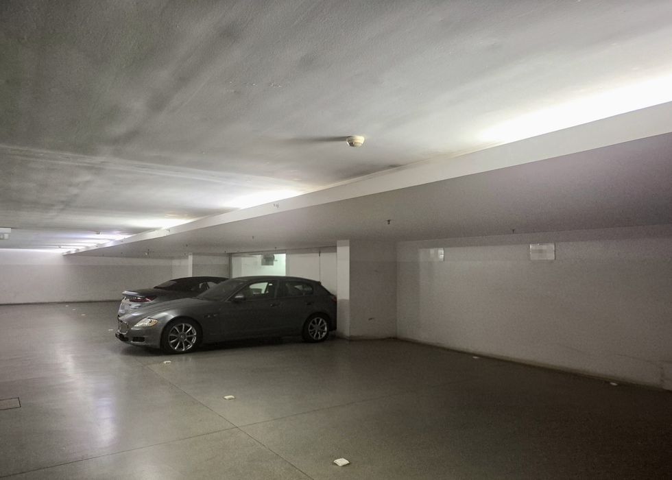 Aluga-se Lugar de Garagem em Edifício com Segurança – Disponível a partir de 1 de Dezembro