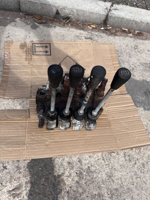 Distribuidor hidráulico 4 comandos