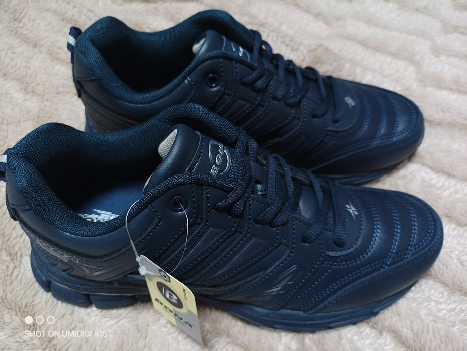 Кроссовки Bona 42размер.Бесплатная олхдоставка укрпочтой