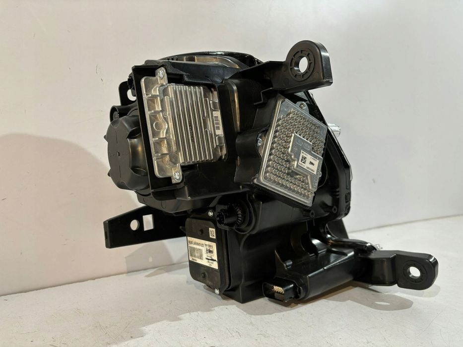 Jeep Grand Cherokee WK2 lampa bixenon R - 12818