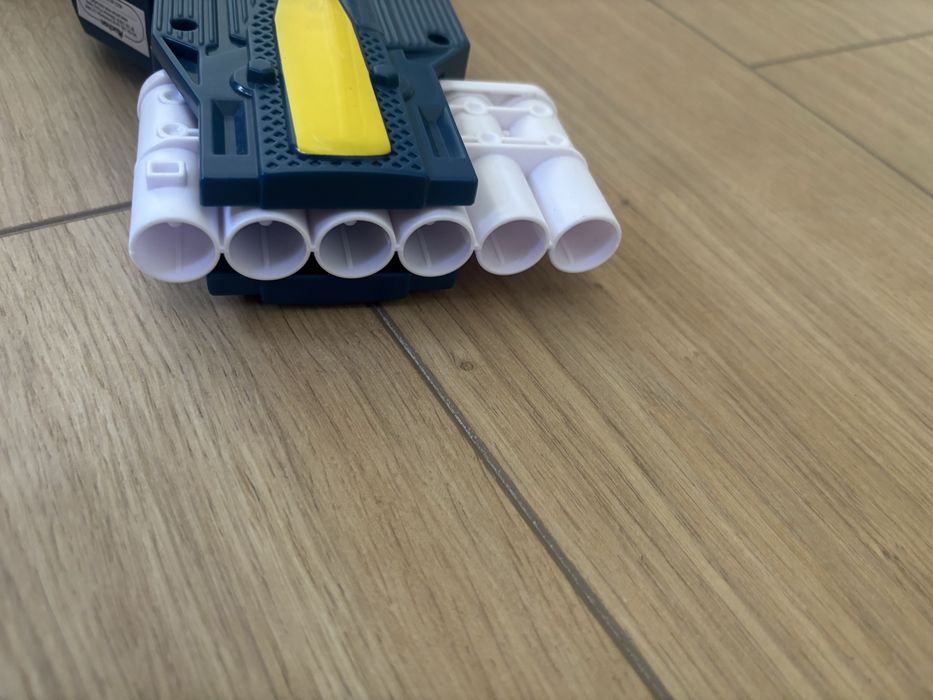 Nerf com 6 balas em otimo estado