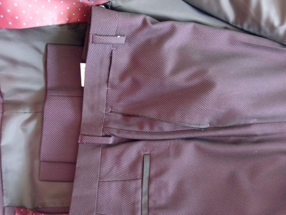 Fato de Cerimónia Suits Inc (4 Peças) – Roxo/Beringela – Slim Fit – Tam. 52/44