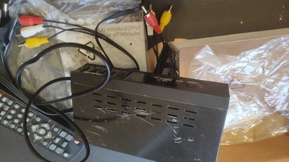 DVB-T2 цифровий ефірний приймач Ресивер Romsat TR-9020HD