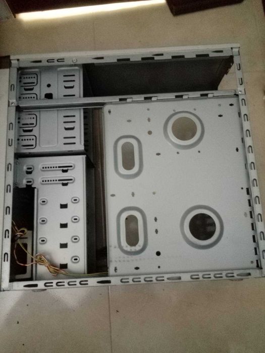 Caixa de computador fixo