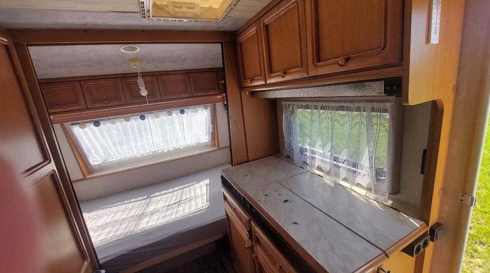 Przyczepa Kempingowa Hobby DeLuxe 420 Solar Przedsionek