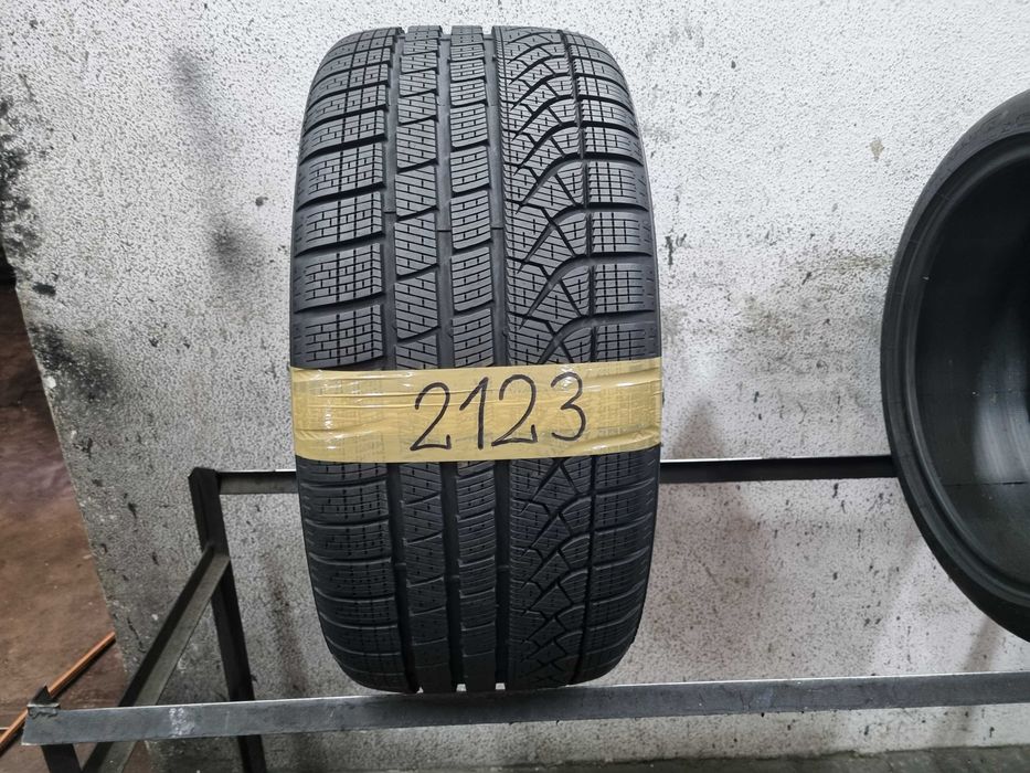 275/40/19 105H Pirelli P Zero Winter * MO Dot.0925R POJEDYNCZA