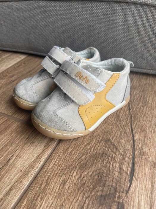 buty sportowe, rozm 20