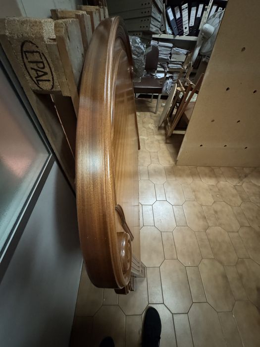 Cama de casal em madeira