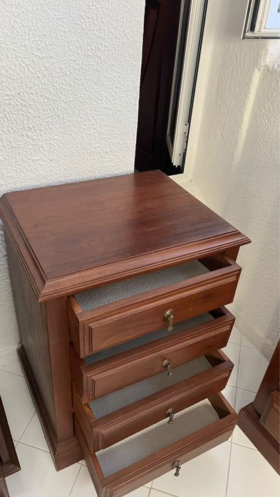 Mesa de cabeceira