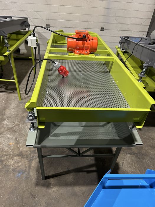Przesiewacz wibracyjny 5mm pellet plastik