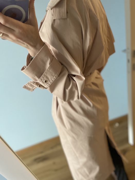 Тренч пудра M, Dava