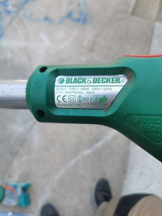 Aparador de relva Black Decker mais acessórios