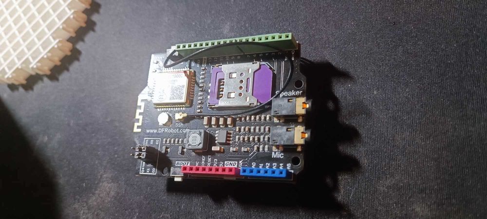 DfRobot Arduino Shield do komunikacji Bluetooth oraz moduł SIM