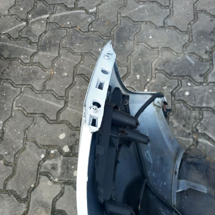 Para choques tras peugeot 308. 9677960477
