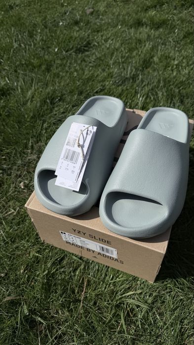 Klapki Adidas Yeezy Slide Salt