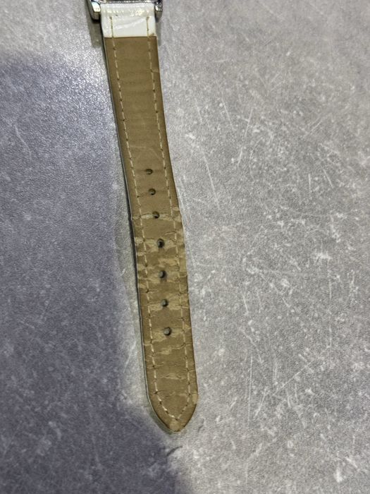 Наручные часы 'Q&Q' женские кварцевые кожаный ремешок