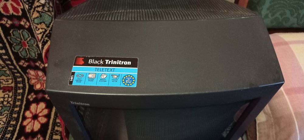 Телевізор sony,справний.