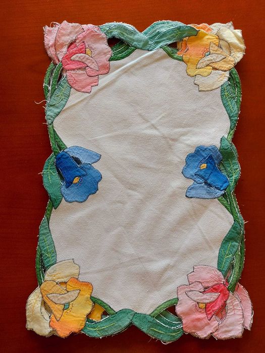 Conjunto de napperons de cozinha com aplicações de flores coloridas