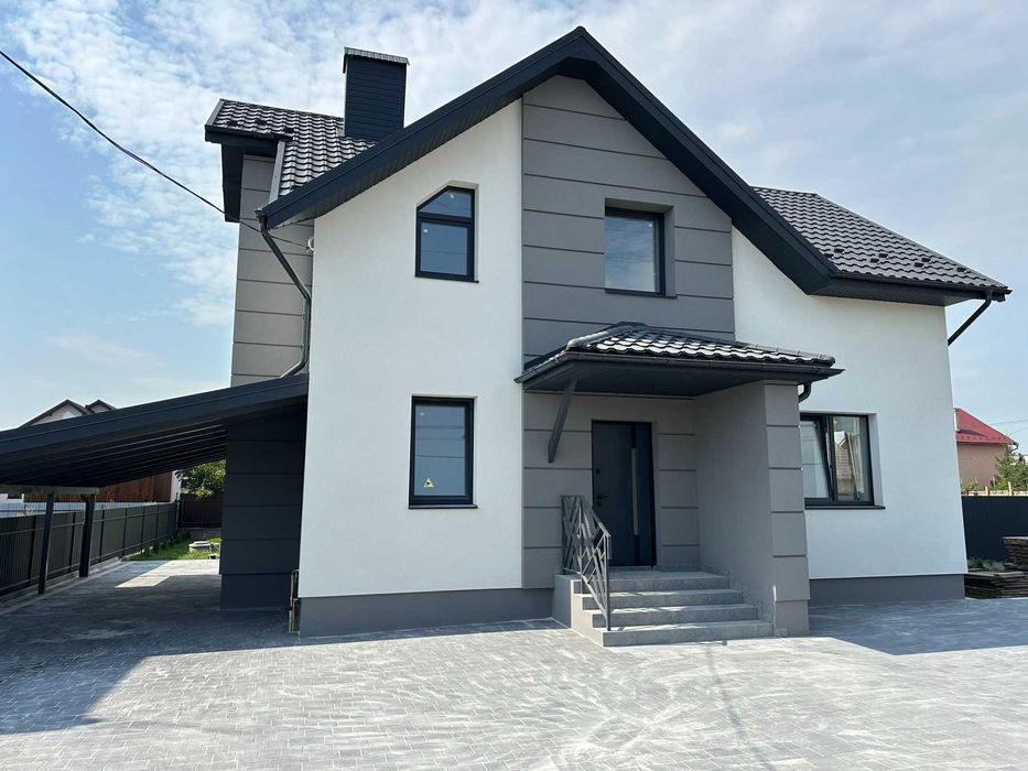 Великий будинок у Крихівцях з ділянкою 6 сот.!