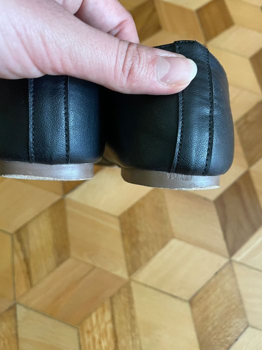 Czarne półbuty Jenny Fair