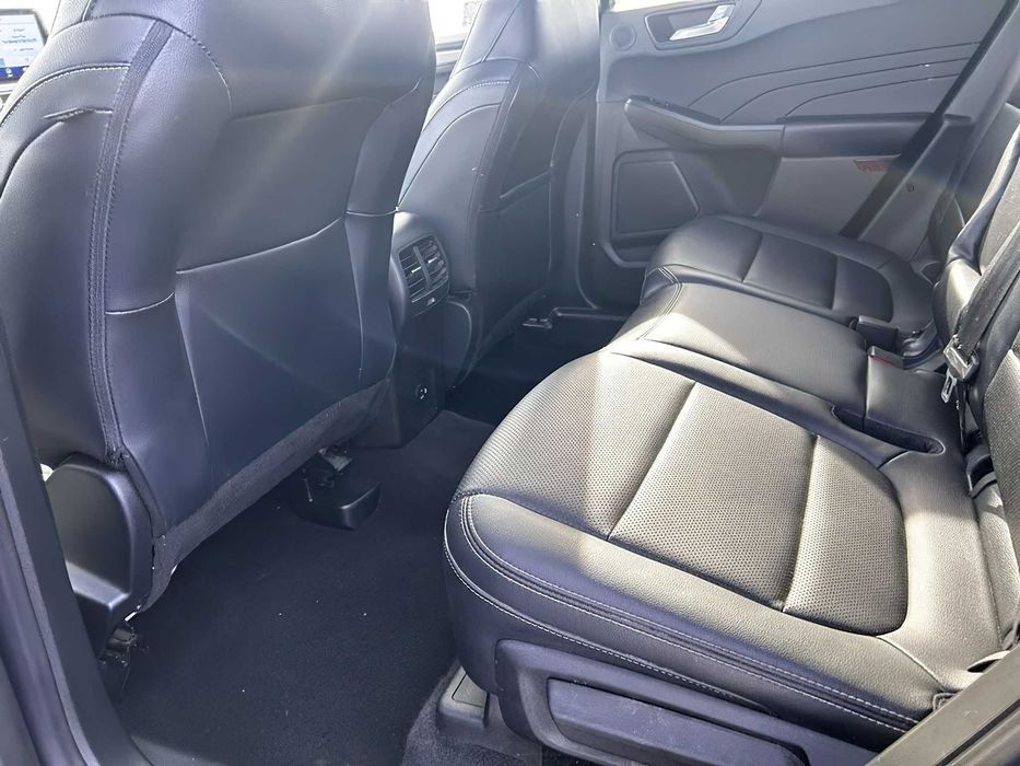 Ford Escape Hybrid Titanium      2021