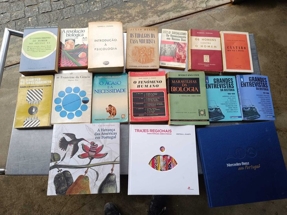 Livros antigos de História, Ciência, Biologia e Psicologia