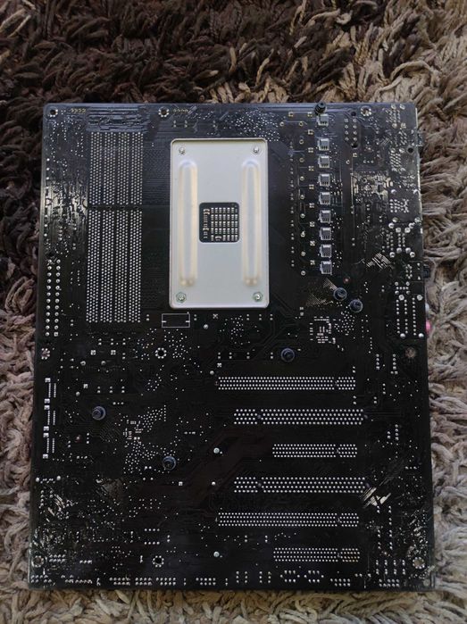 Топ комплект  Asus ROG CrossHair IV Formula + Phenom II X6 1100T + 8Gb
