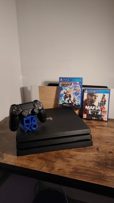 Playstation 4 Pro Pad Mafia 3 Rachet and clank