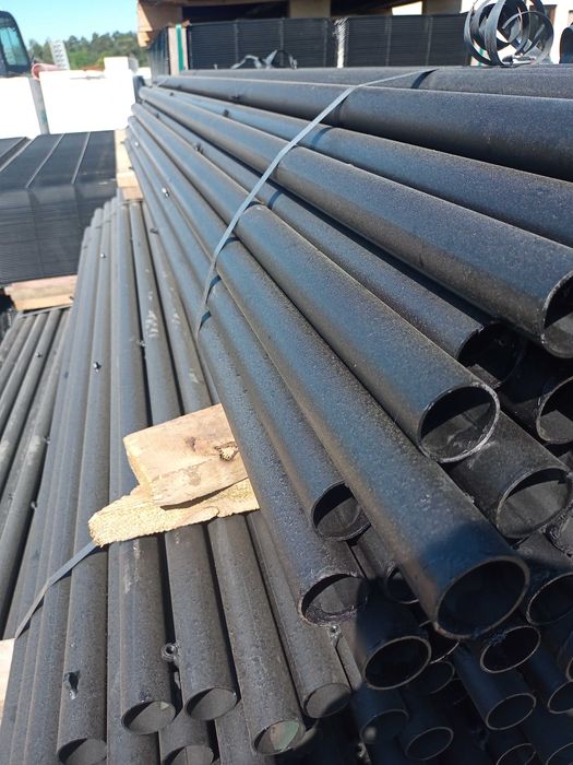 Słupek ogrodzeniowy do siatki fi42 mm