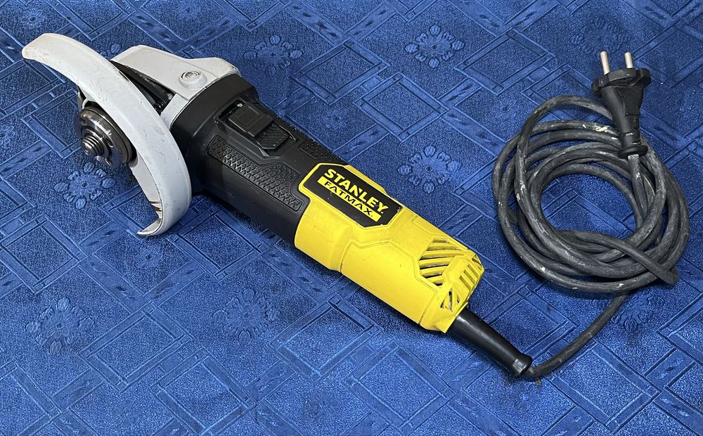 Stanley FATMAX FME822 Болгарка 125мм 850Вт