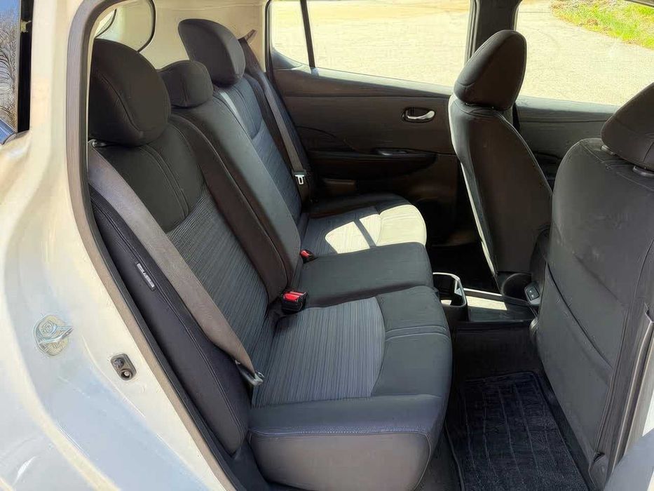 Nissan LEAF S      2025