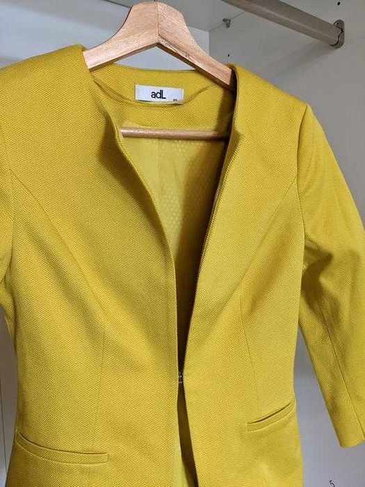 Жовтий піджак жакет з рукавом 3/4, розмір XS