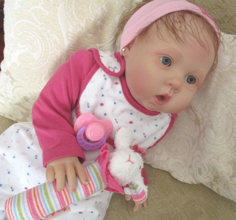 Bebe Reborn Elisa em Softvinyl com brincos