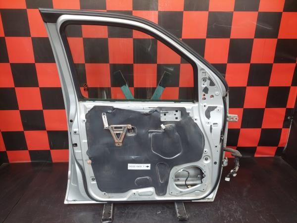 Porta frente esquerda NISSAN NP300 Navara Pick Up (D40)