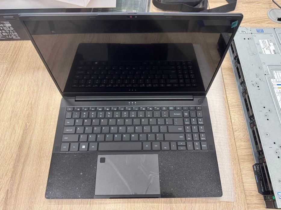 Laptop XEZOZ XLB07 ( i7-13th, 16 GB RAM, 512 GB SSD)
