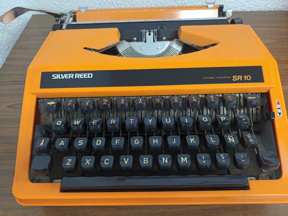Máquina de escrever Silver-Reed Seiko