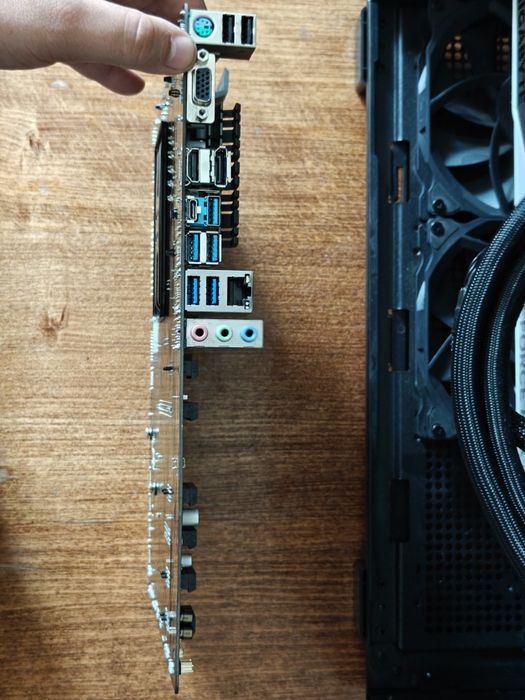 Материнська плата AsRock B450 Pro4