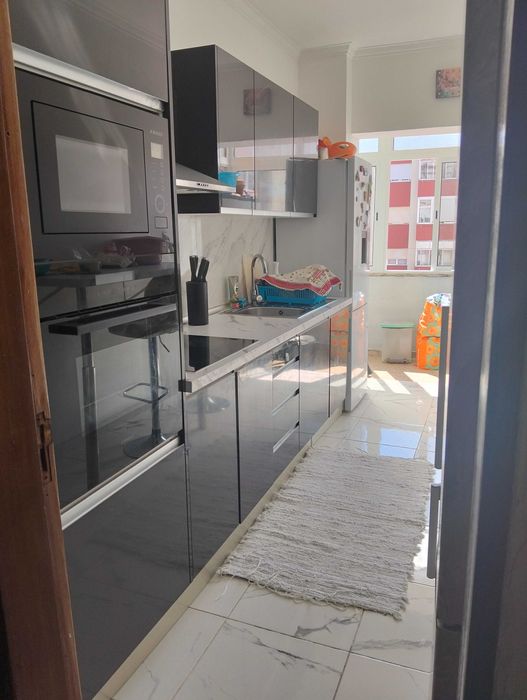 Quarto espaçoso na Cruz de Pau ,despesas incluídas
