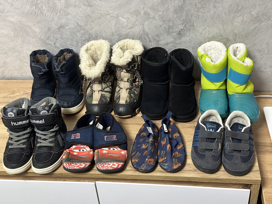 Дитяче взуття на 3-4 роки 25-26-27