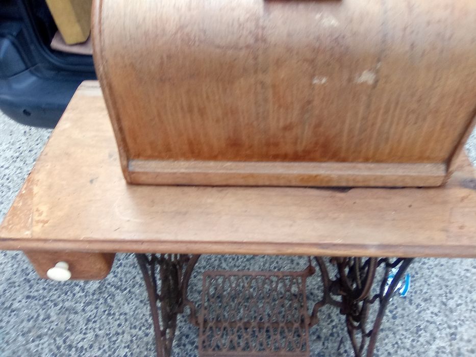 Máquina de costura singer