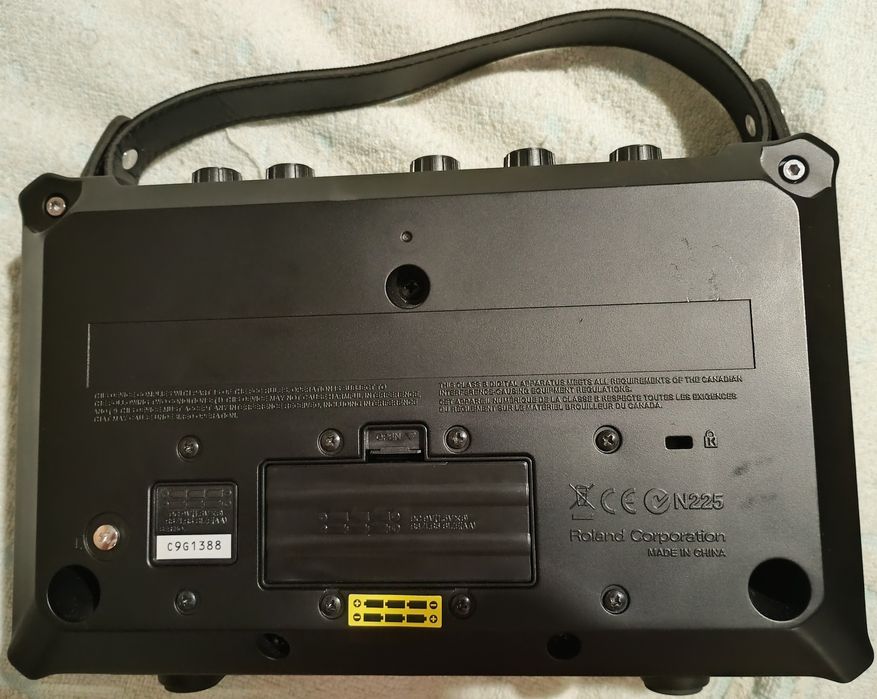 Комбопідсилювач Roland Mobile Cube
Бренд : Roland
Мод