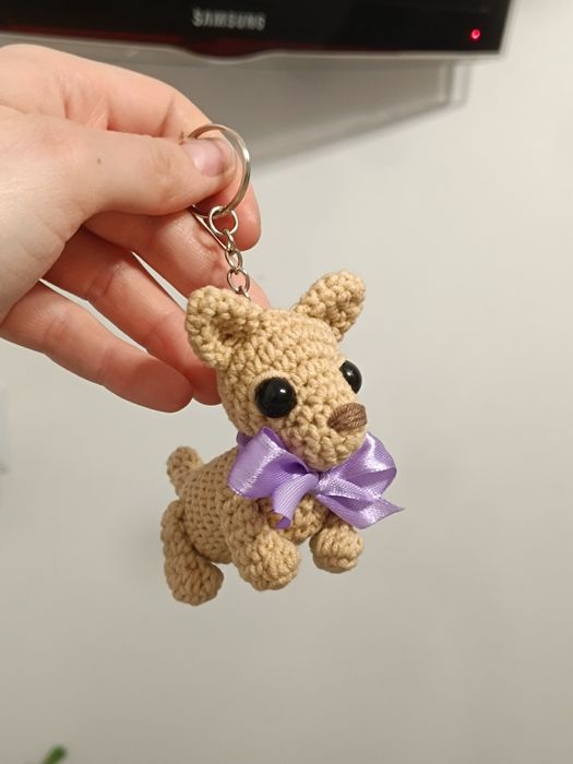 Beżowy piesek brelok