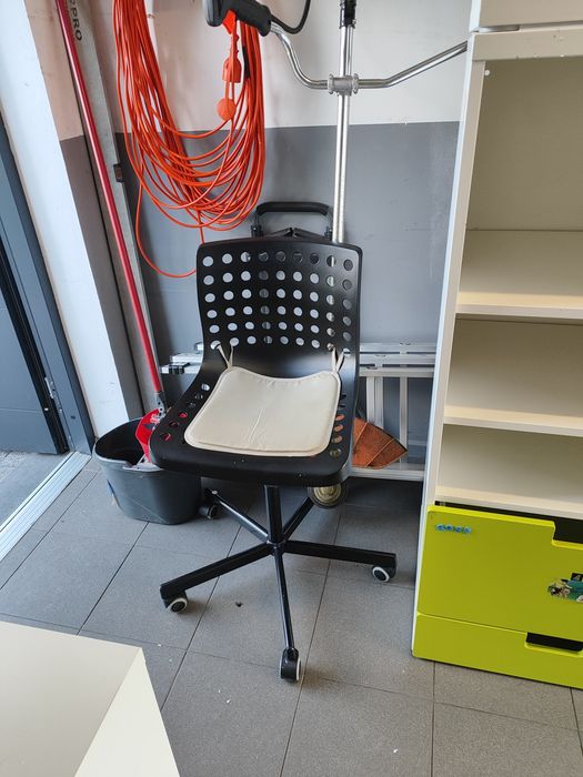 Meble Ikea dziecięce  Biurko Krrzeslo