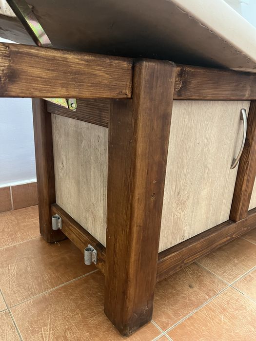 Кушетка, масажний стіл