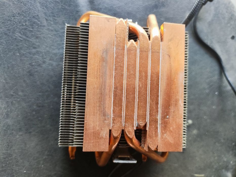 Кулер для процессора AMD Wraith Prism (проблемный вентилятор)