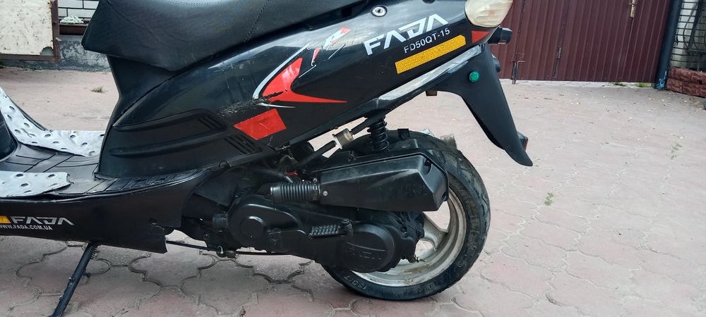 Я продаю скутер  Фада 49 кубов работает хорошо  2012 г 80 кубов